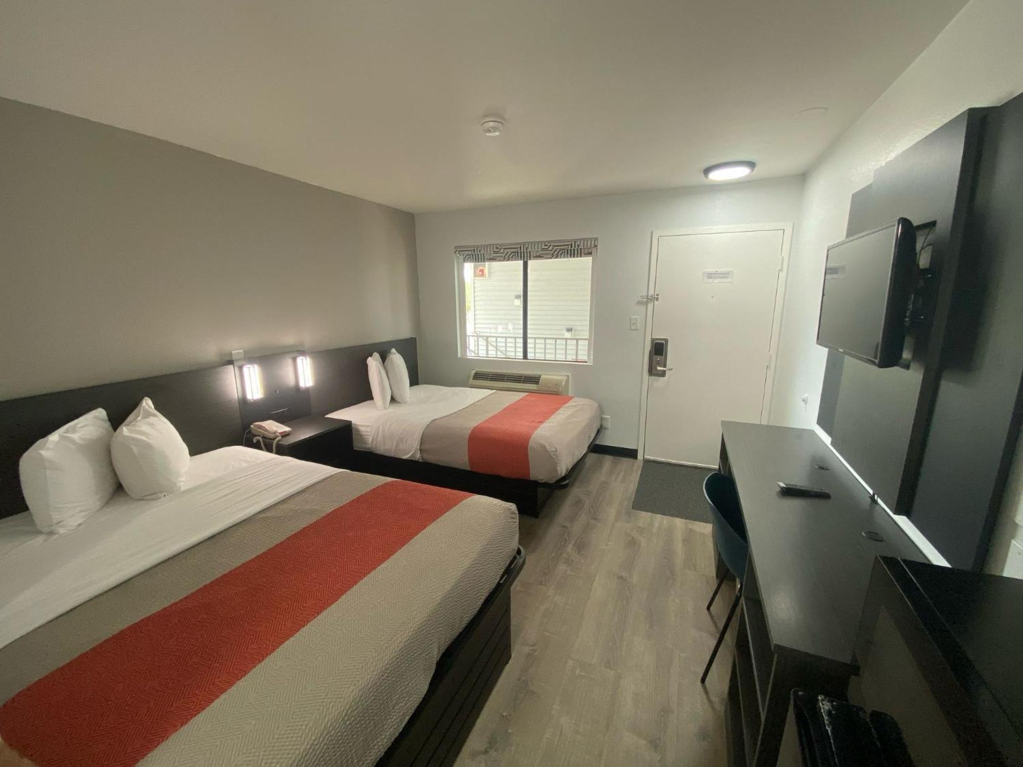 Motel 6-Windsor Locks, CT - Hartford Exteriör bild