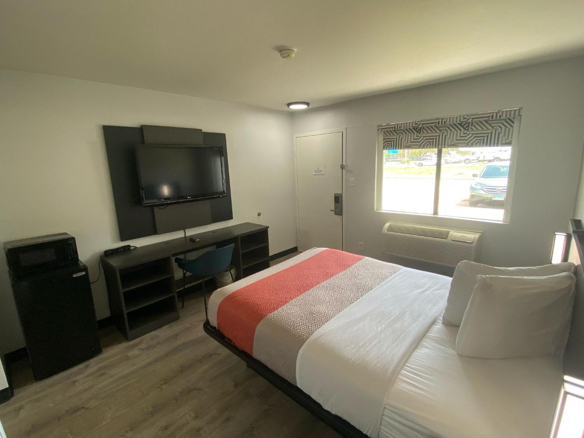 Motel 6-Windsor Locks, CT - Hartford Exteriör bild