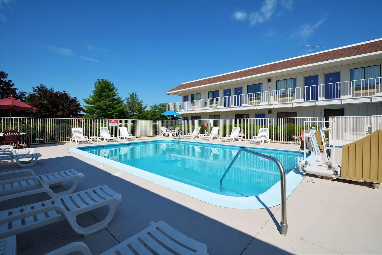 Motel 6-Windsor Locks, CT - Hartford Exteriör bild