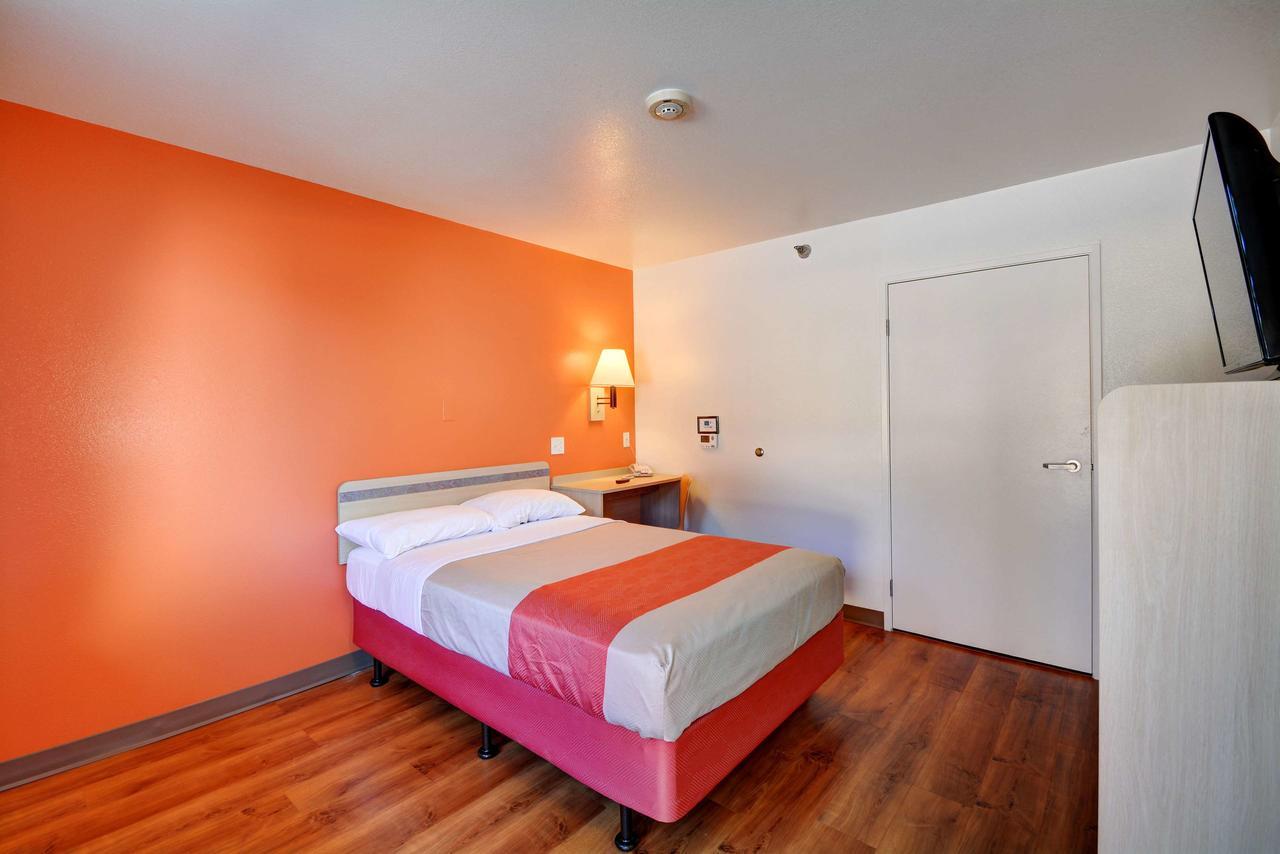 Motel 6-Windsor Locks, CT - Hartford Exteriör bild