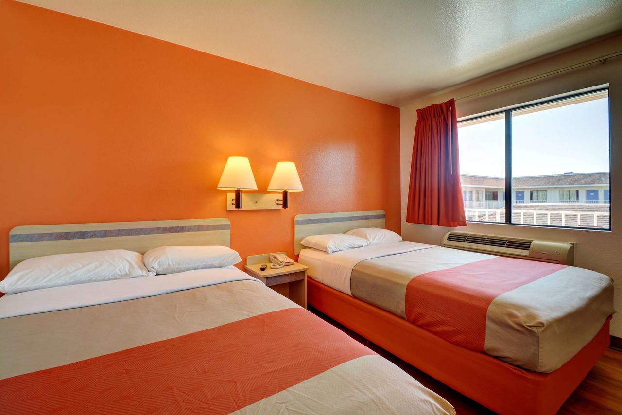 Motel 6-Windsor Locks, CT - Hartford Exteriör bild