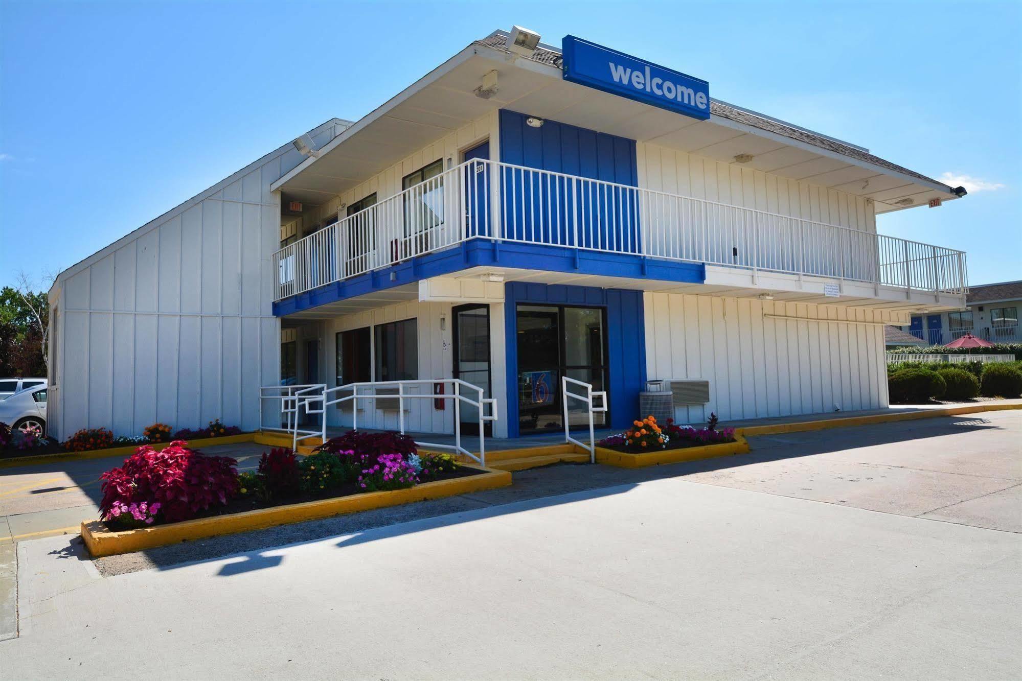 Motel 6-Windsor Locks, CT - Hartford Exteriör bild