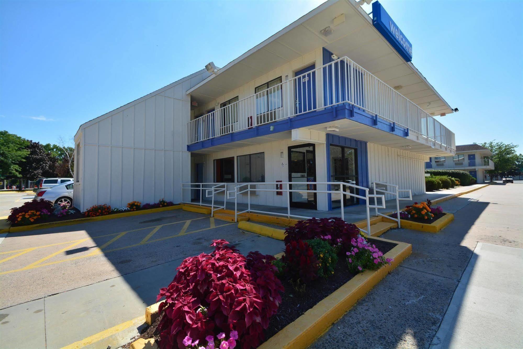 Motel 6-Windsor Locks, CT - Hartford Exteriör bild