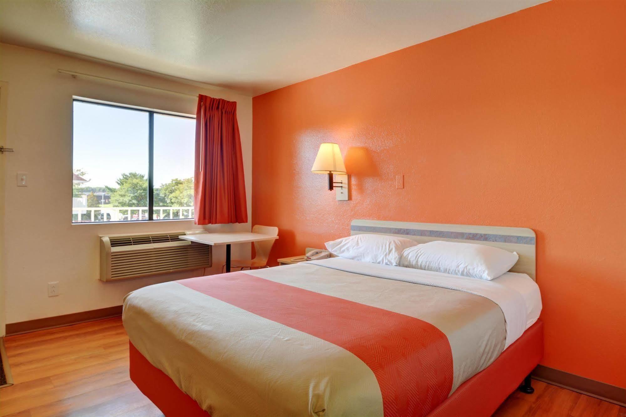 Motel 6-Windsor Locks, CT - Hartford Exteriör bild