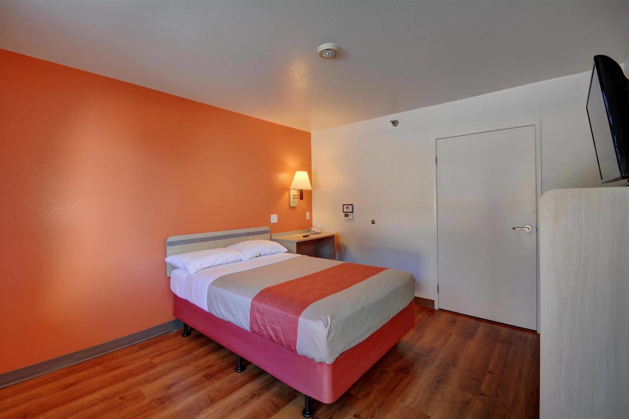 Motel 6-Windsor Locks, CT - Hartford Exteriör bild