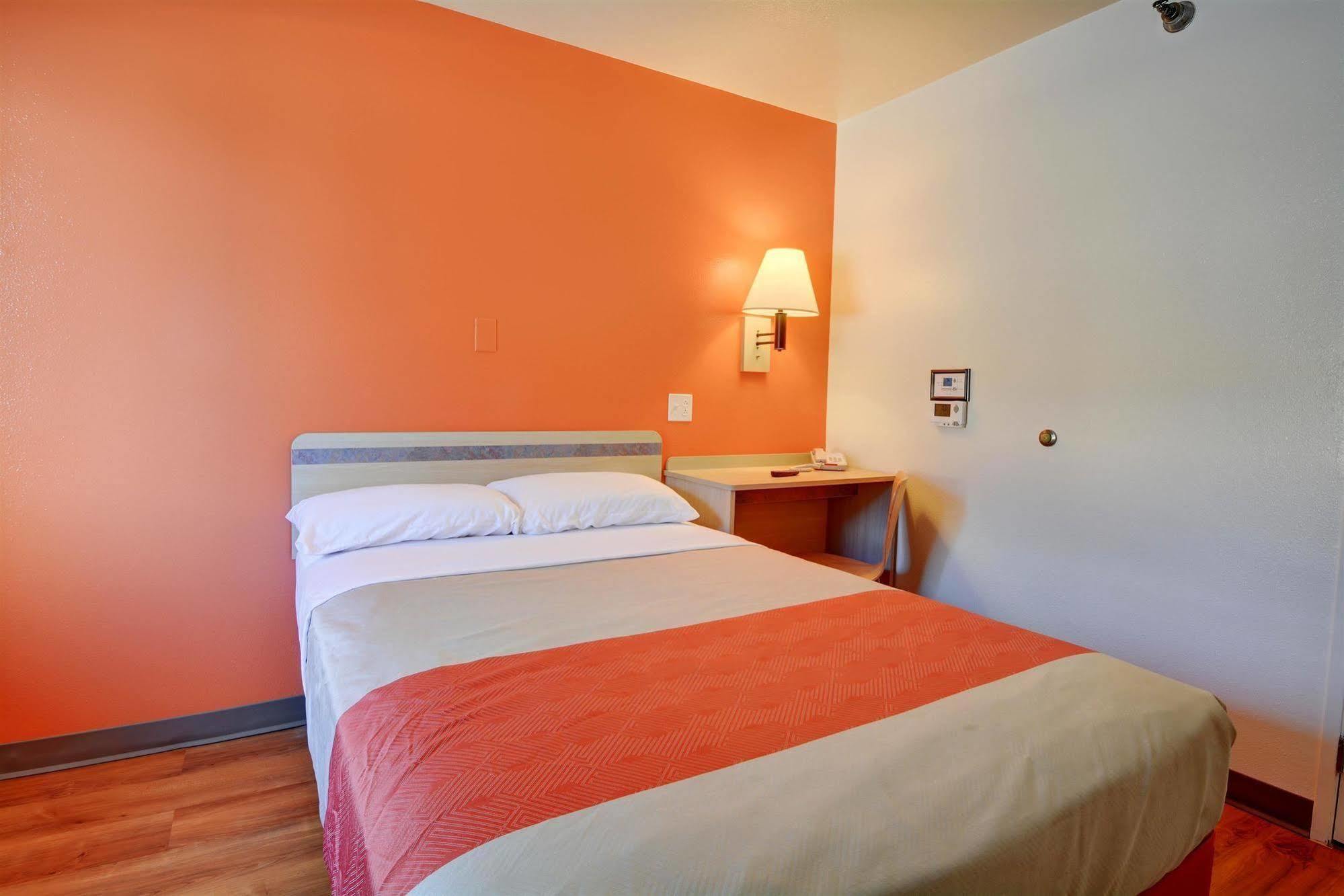 Motel 6-Windsor Locks, CT - Hartford Exteriör bild