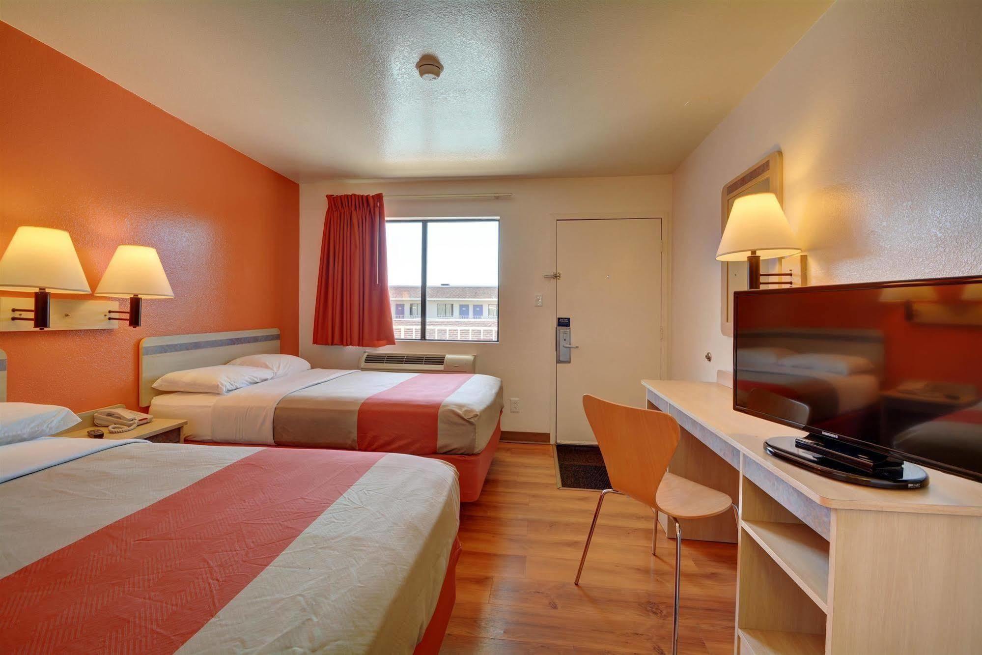 Motel 6-Windsor Locks, CT - Hartford Exteriör bild