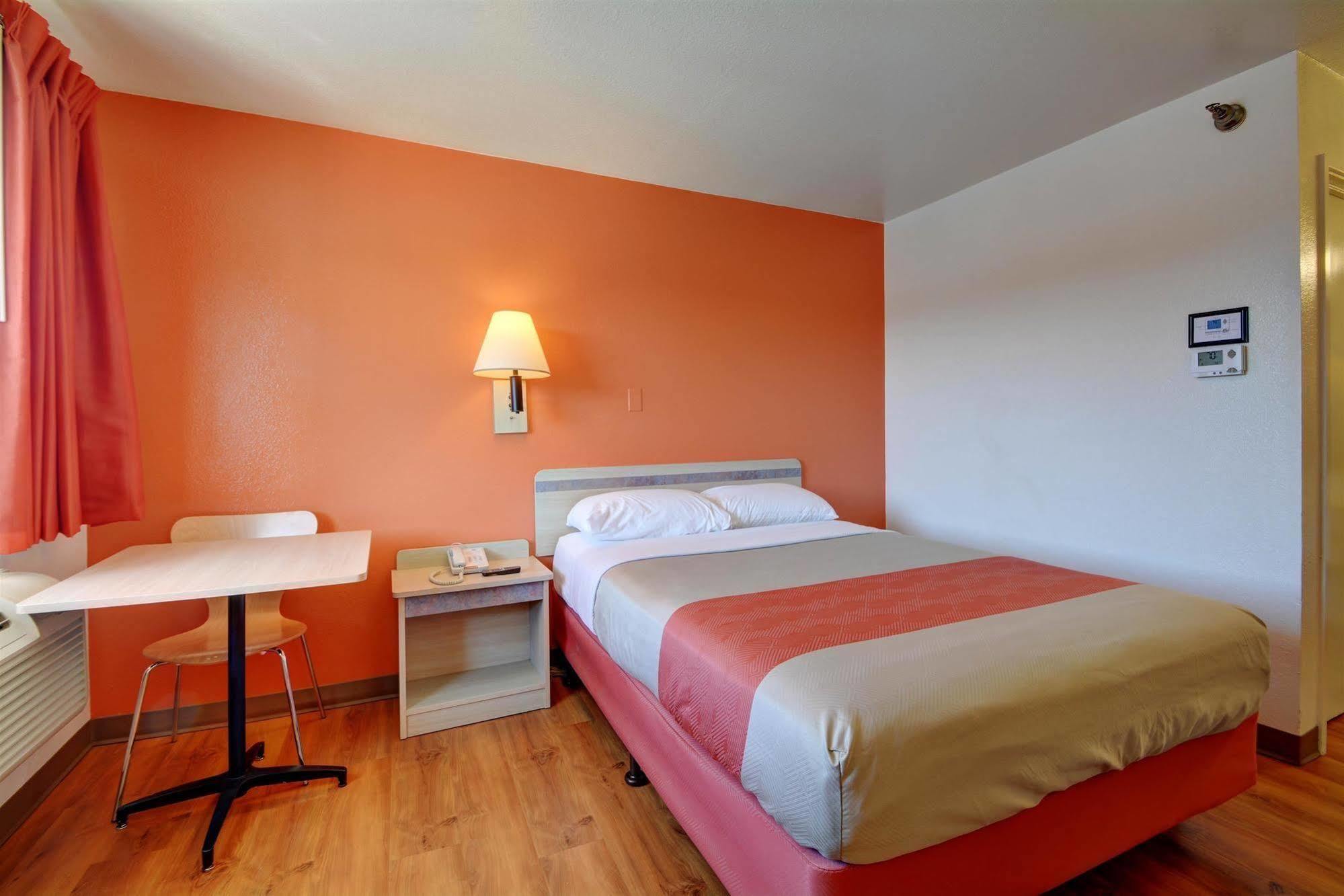 Motel 6-Windsor Locks, CT - Hartford Exteriör bild