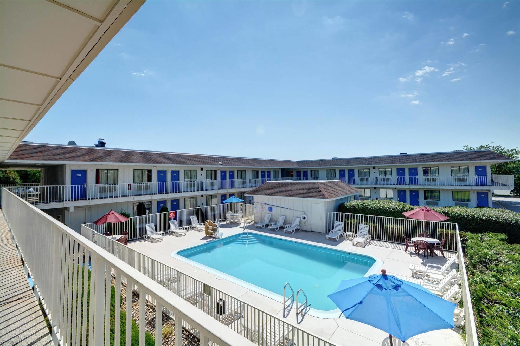 Motel 6-Windsor Locks, CT - Hartford Exteriör bild